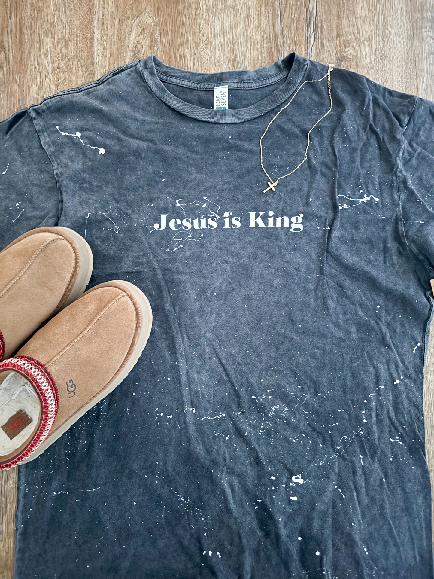 Jesus is King Distressed Tee